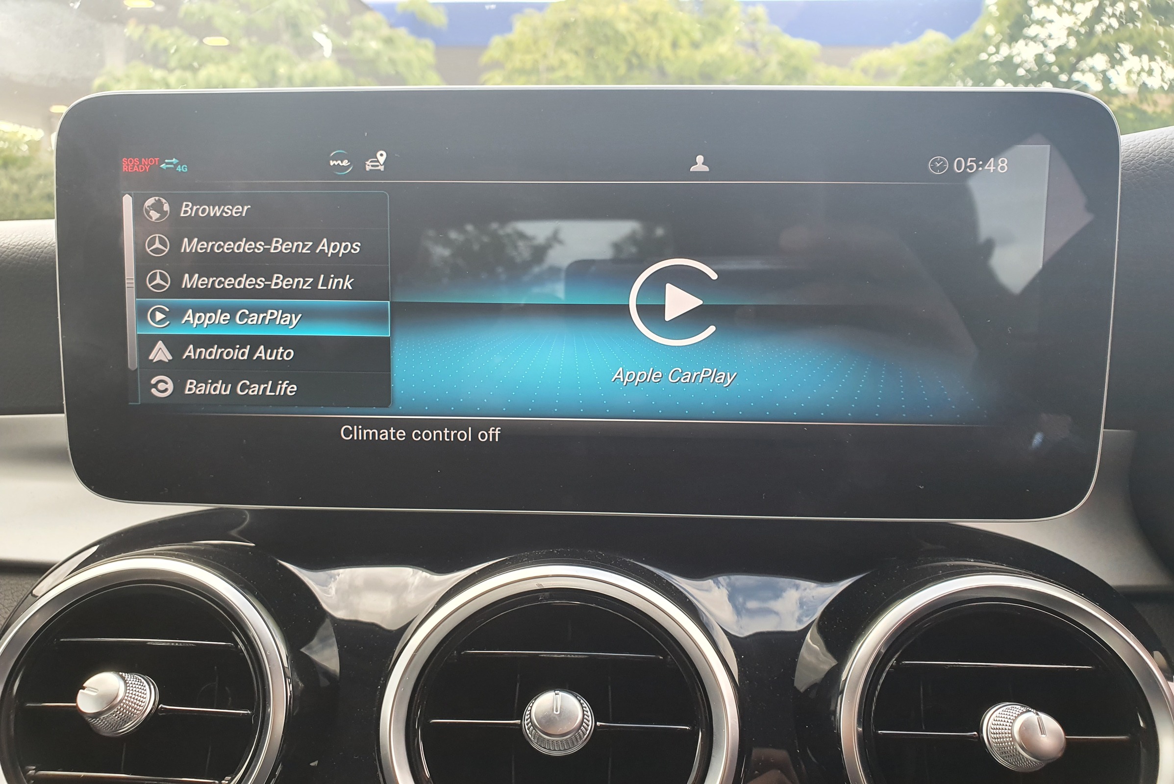 Mercedes-Benz Original Apple CarPlay vs UK Auto Retrofits CarPlay MMI
